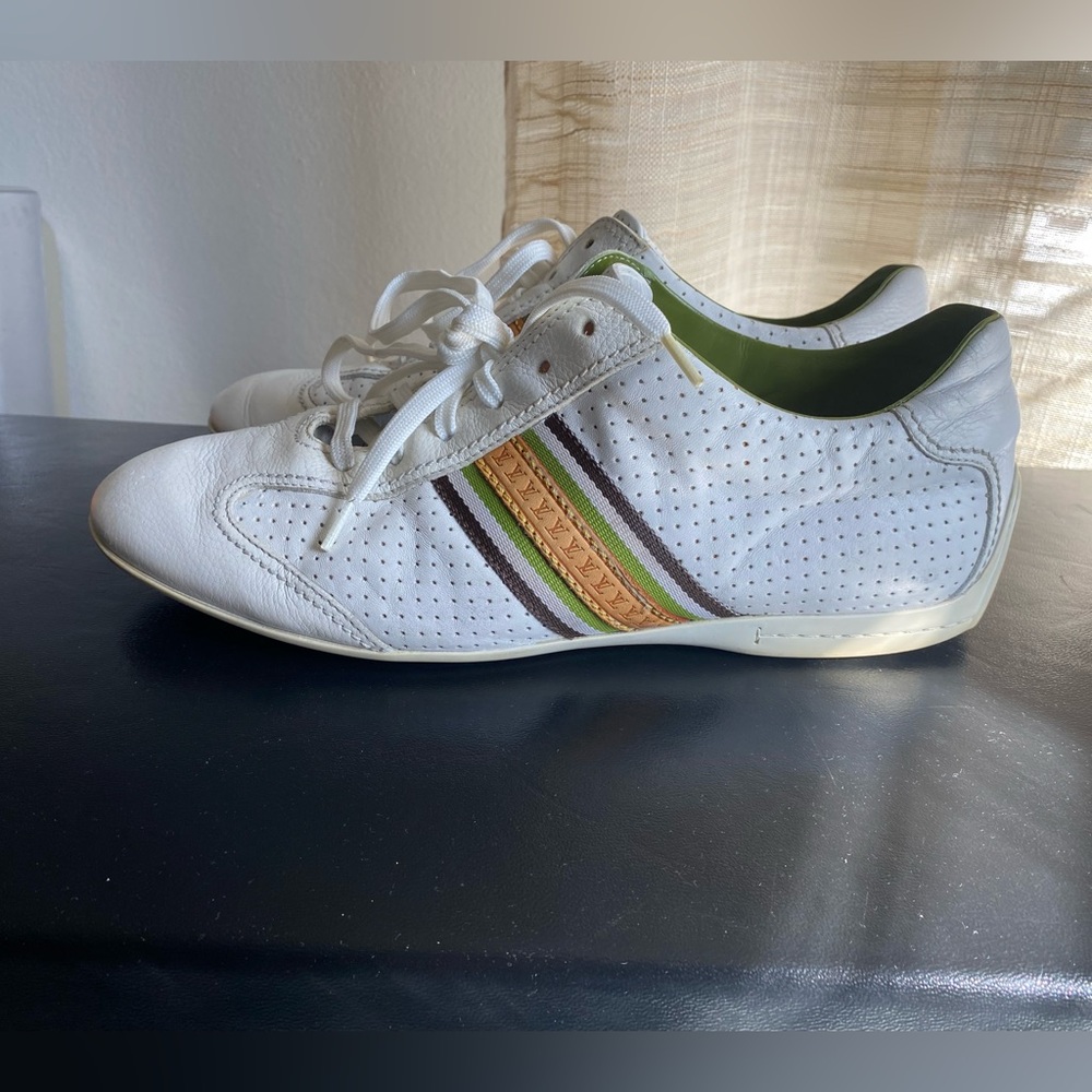 Louis Vuitton white perforated leather sneakers rubber shoes 6 Men  flats green - Picture 3 of 11